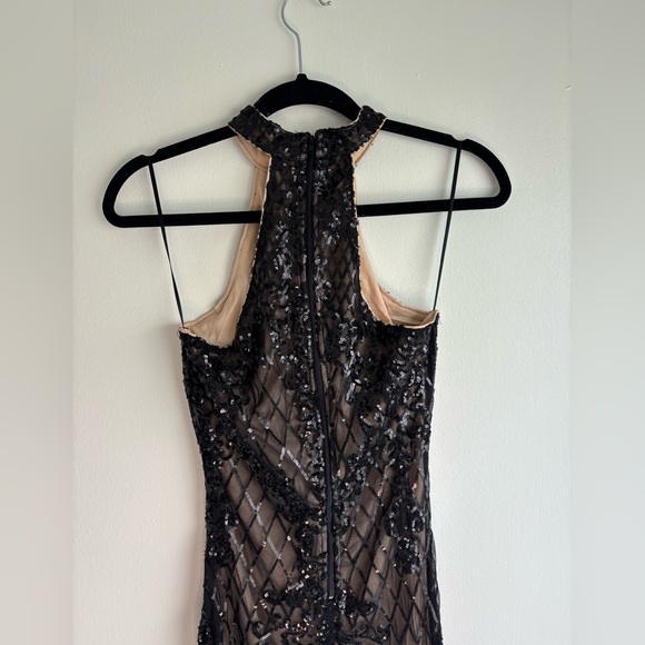 Elegant Black Sequin Midi Dress - Picture 5 of 7